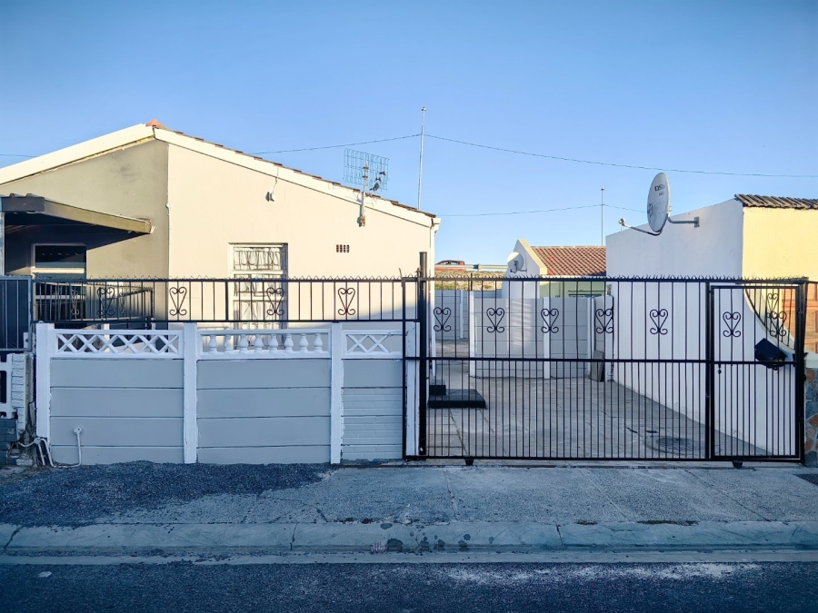 3 Bedroom Property for Sale in Portlands Western Cape